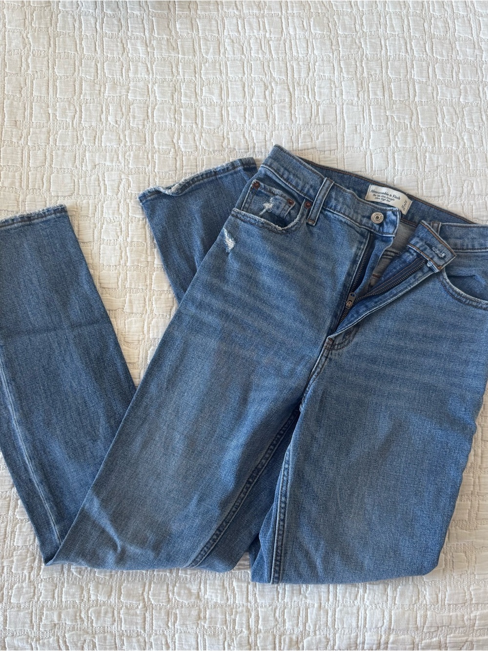 Abercrombie & Fitch Medium Slim Straight Ultra High Rise